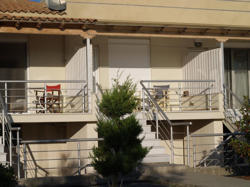 Salesi Apartment Megalopolis Bagian luar foto
